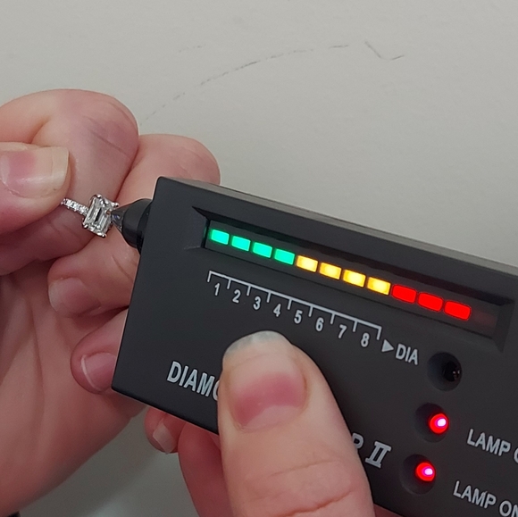 1 Carat Emerald Cut Rectangular Moissanite 925 Silver Engagement Wedding… - Picture 4 of 10